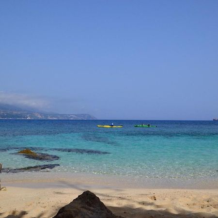 Mihaila Seaside: 2 Bedroom Bungalows Kefalonia Spartia  Dış mekan fotoğraf