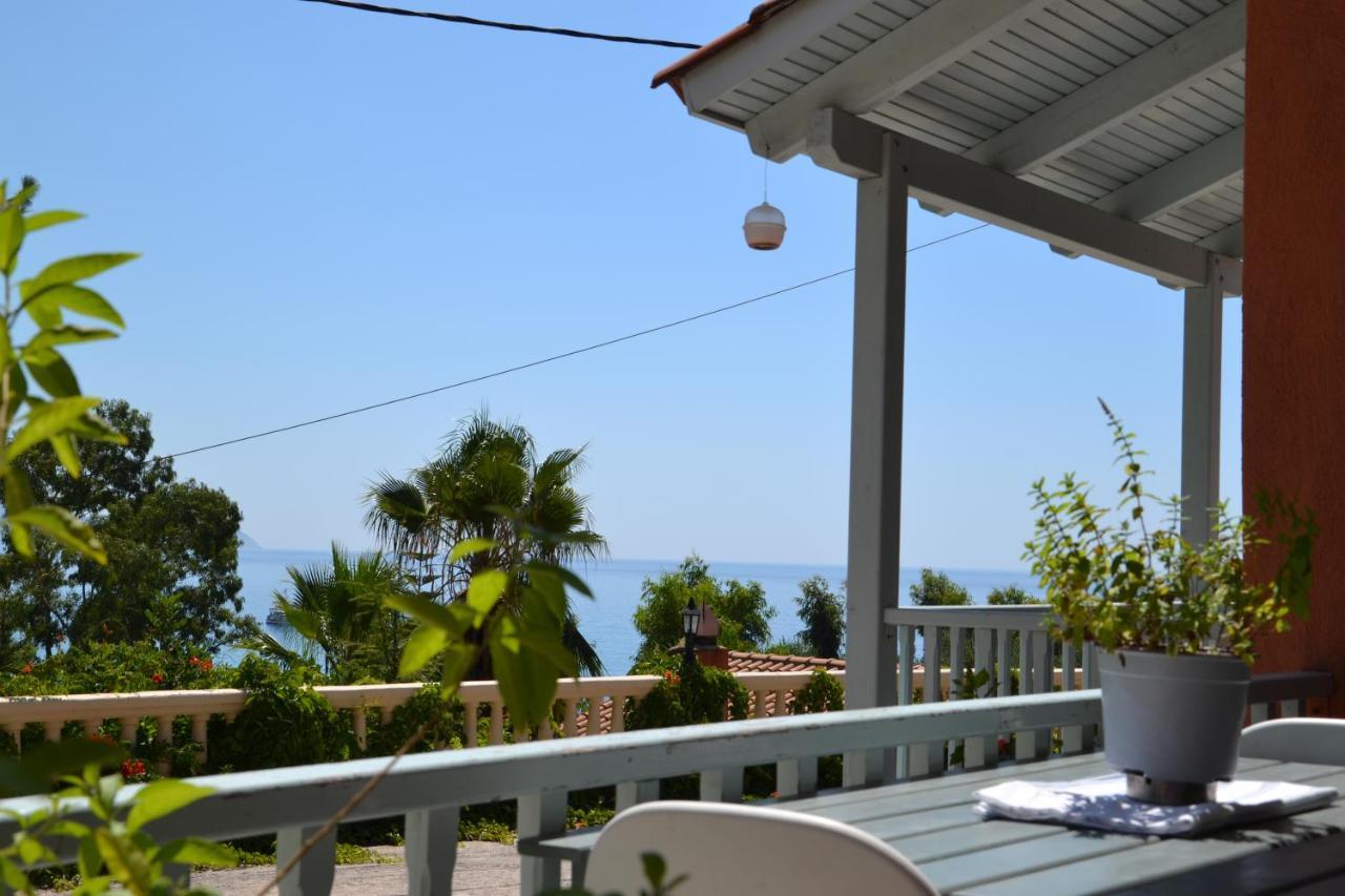 Mihaila Seaside: 2 Bedroom Bungalows Kefalonia Spartia  Dış mekan fotoğraf